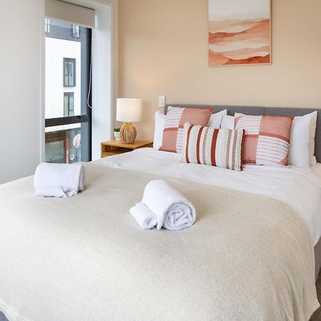 Modern City Lifestyle: 2 Bedroom 1 Bath Christchurch Kültér fotó