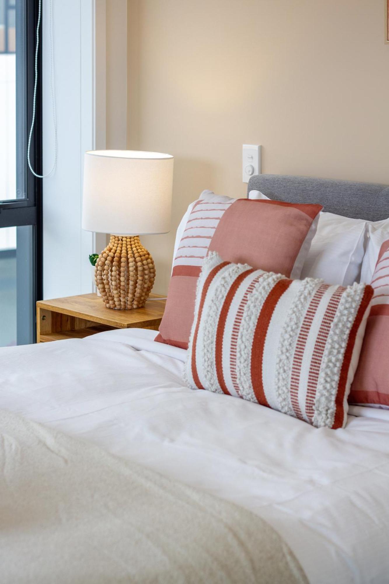 Modern City Lifestyle: 2 Bedroom 1 Bath Christchurch Kültér fotó